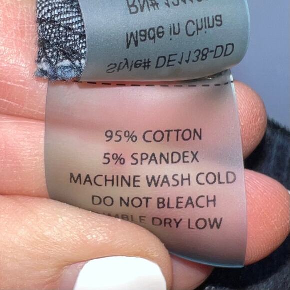 Ecru dark wash straight leg cropped jeans with ankle zippers size 10 B116 - Picture 4 of 5